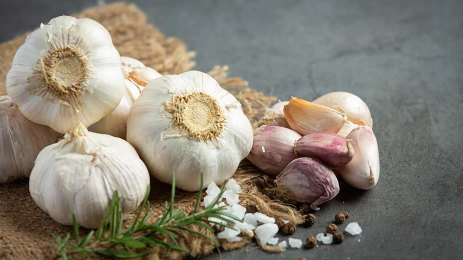Garlic — Close texture